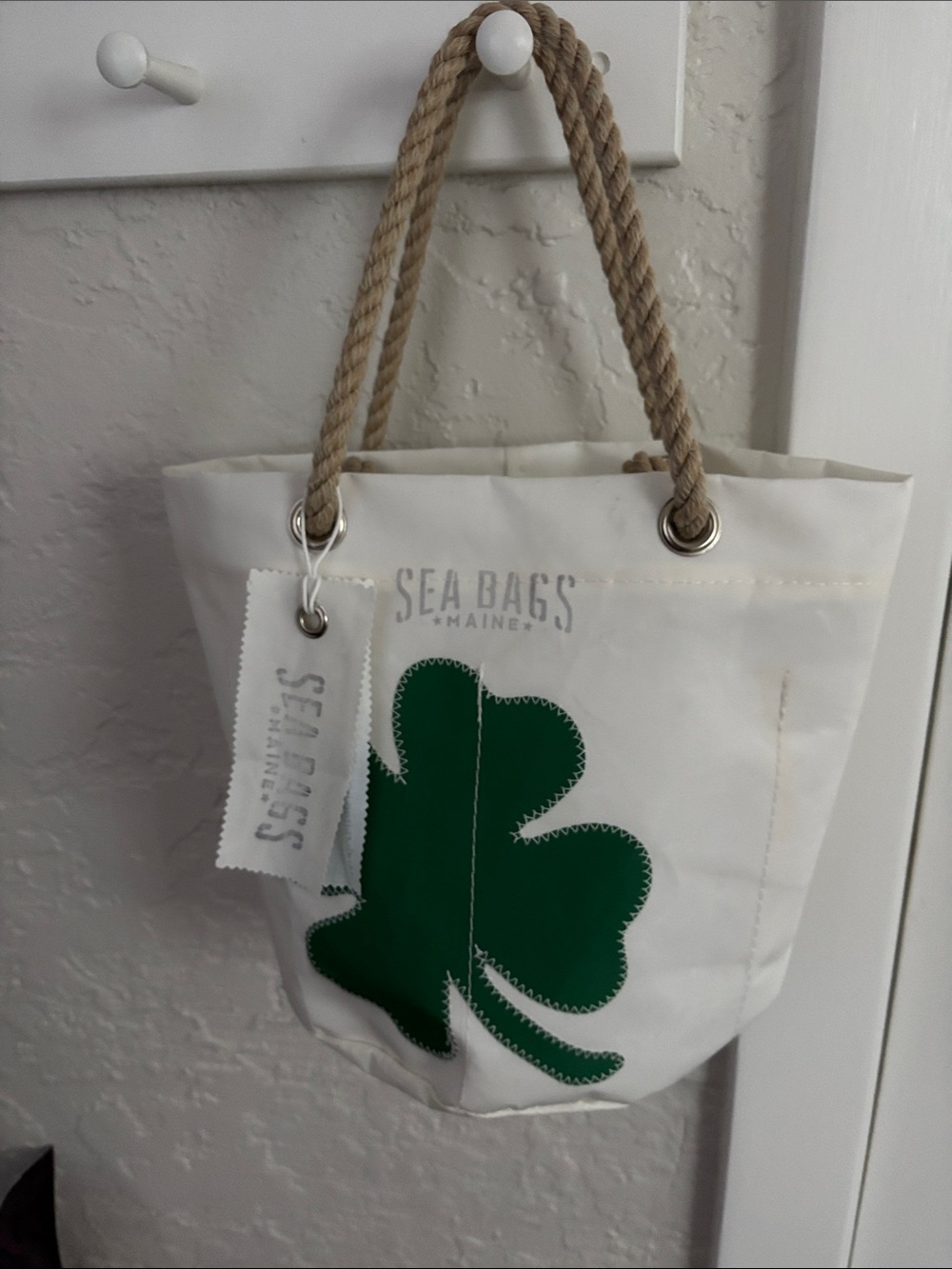 Sea Bags White Canvas beverage Tote with Green Clover Accent-NWT